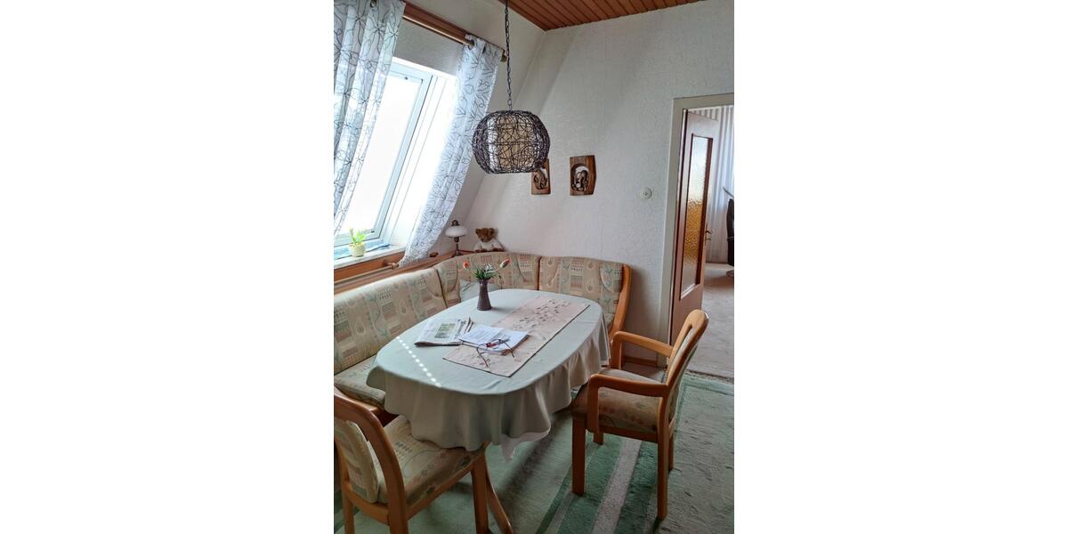 Dachgeschoßwohnung Wilhelmshaven Fedderwardergroden - 3 Zimmer, 79 m&sup2;, 350&euro; | Angebot:26422307