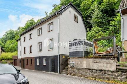 Modernisierte Doppelhaushälfte in Hanglage mit großer Terrasse und Garten 5 zimmer