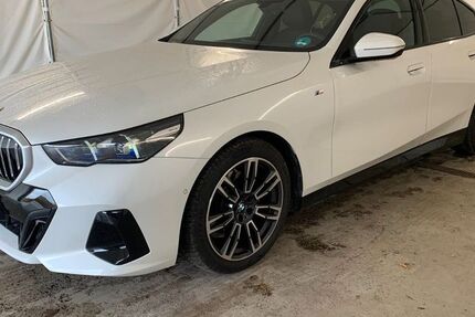 BMW 520 25.600 km 49.950 € Steinbach-Hallenberg OT Herges-Hallenberg 98587