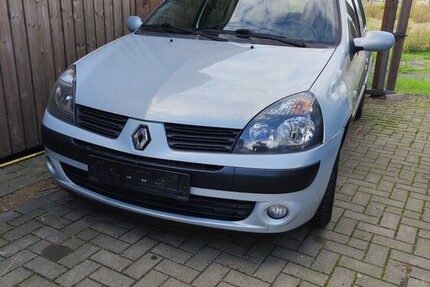 Renault Clio 275.000 km 2.690 € Niesky 02906