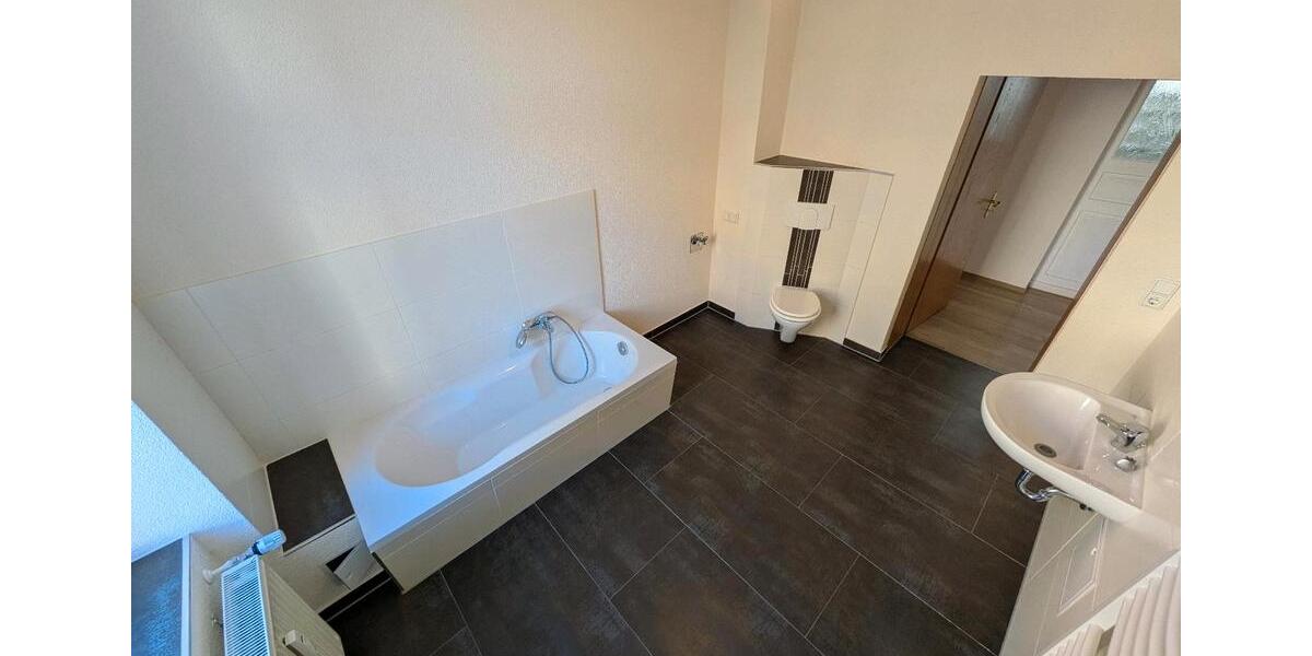 Erdgeschoßwohnung Chemnitz Altchemnitz - 3.5 Zimmer, 94 m&sup2;, 720&euro; | Angebot:26704619
