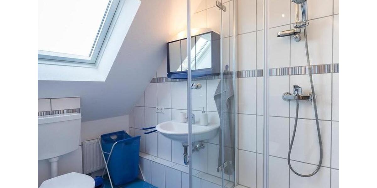 Schöne möblierte Ferienwohnung mit Balkon zur Untermiete 2 zimmer