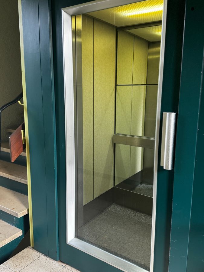 Provisionsfrei* Stilvolle 4-Zimmer Eigentumswohnung mit dem Blick über die Dächer von Düsseldorf-Golzheim