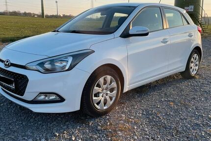 Hyundai i20 165.429 km 6.890 &euro; Büren 33142