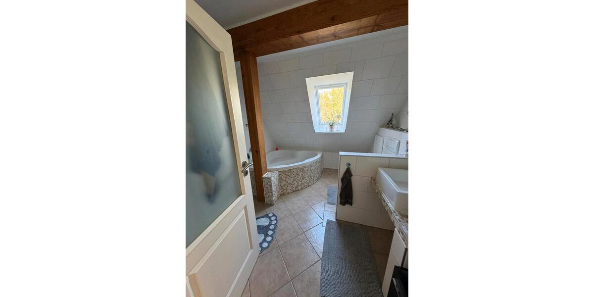 Dachgeschoßwohnung Worpswede - 4 Zimmer, 120 m&sup2;, 1.500&euro; | Angebot:26412622
