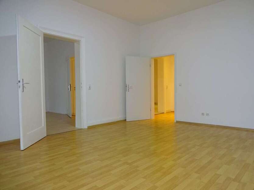 Haus zum Kaufen in Aschaffenburg 990.000 € 357 m²