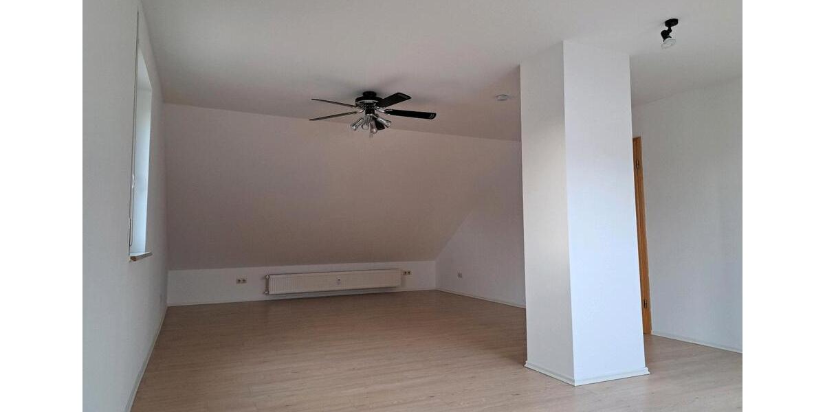 Dachgeschosswohnung im Ortskern von Neuhof 2 zimmer