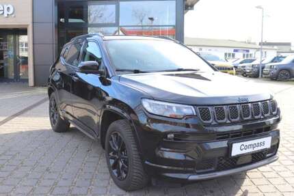 Jeep Compass 68.000 km 28.475 &euro; Potsdam 14482