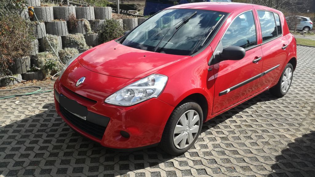 Renault Clio 90.000 km 4.400 &euro; Jena 07743