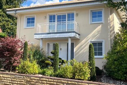 Traumhaft schöne, exklusive Stadtvilla in 32791 Lage 4 zimmer