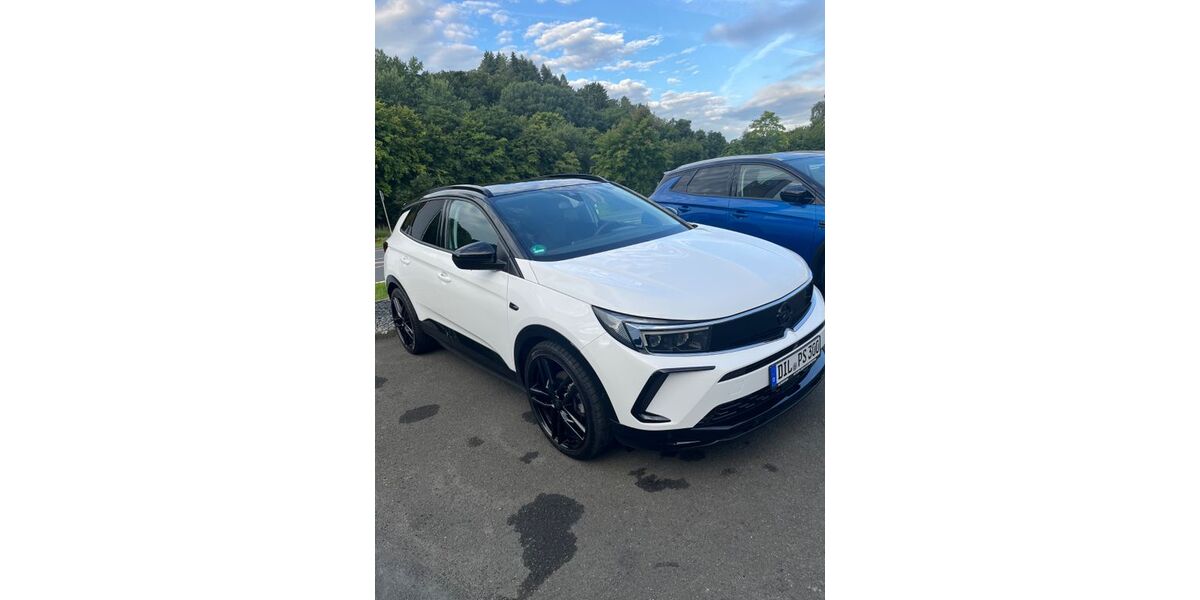 Opel Grandland (X) 22.000 km 24.500 &euro; Siegbach 35768