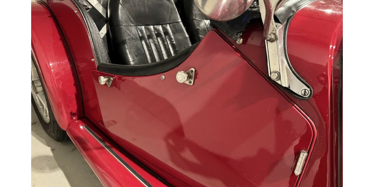 Morgan Plus 8 Früher Achter mit zauberhafter Patina 78.000 km 39.999 &euro; Hamburg 22339
