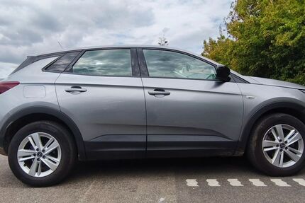 Opel Grandland (X) 68.400 km 16.499 &euro; Leverkusen 51377