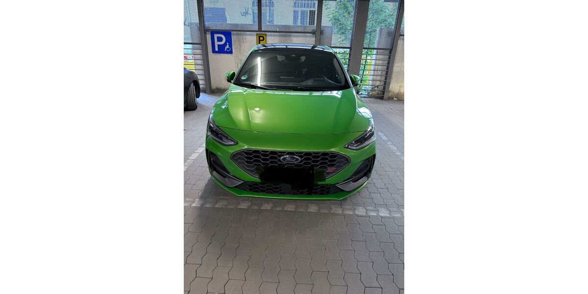 Ford Focus 35.000 km 31.600 &euro; Otzdorf 04741