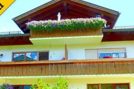 2-Zimmer-Eck-Balkon-Wohnung ca. 60 m², 1. OG, Bad + Gäste-WC, Keller, Stellplatz am Hof 2 zimmer