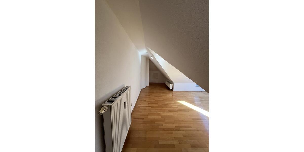 Dachgeschoßwohnung Dresden Leuben - 2 Zimmer, 69 m&sup2;, 550&euro; | Angebot:26266396