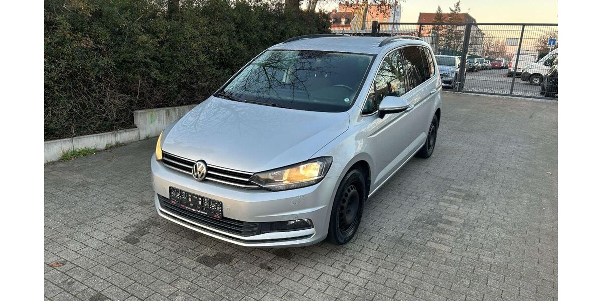 VW Touran 184.000 km 13.999 &euro; Berlin 13581