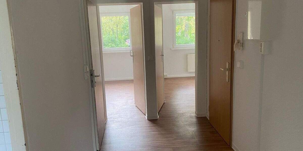 Zimmer Halle (Saale) Nördliche Neustadt - 3 Zimmer, 57 m&sup2;, 345&euro; | Angebot:26343851