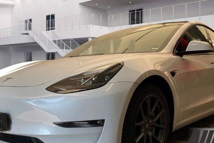 Tesla Model 3 60.950 km 27.700 &euro; Schöningen 38364