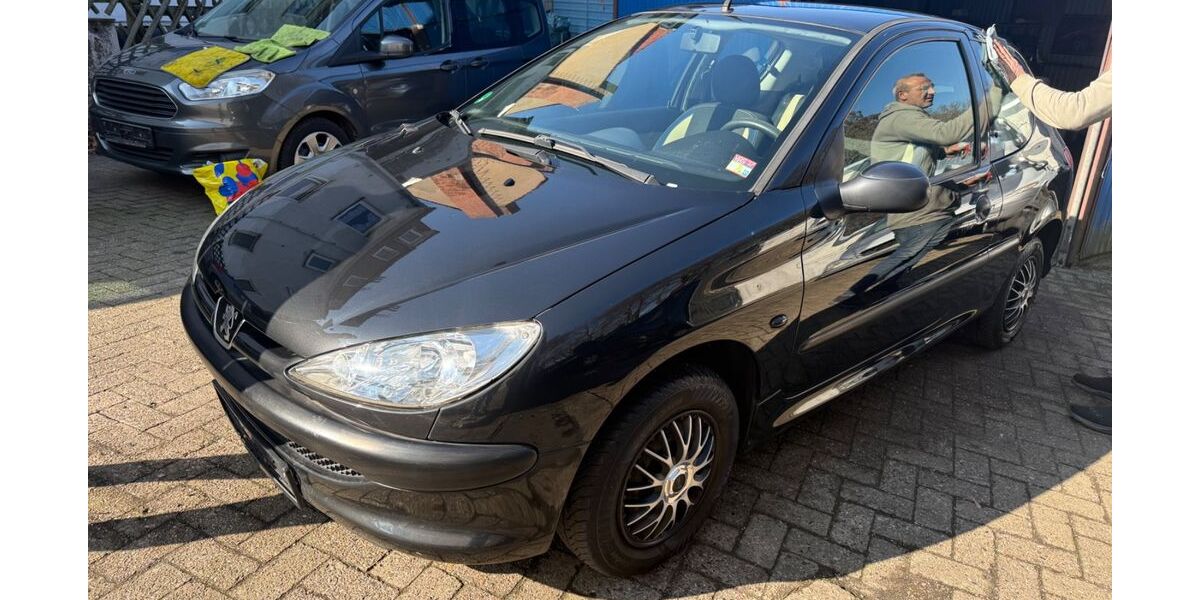 Peugeot 206 146.000 km 1.600 &euro; Oyten 28876