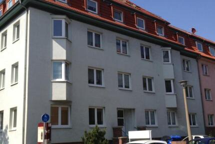 Modernisierte 2-Raum-Wohnung mit grosser Küche,Balkon
