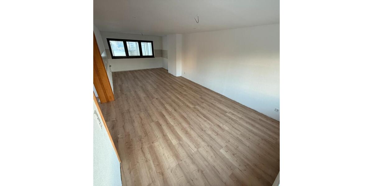 Erstbezug nach Kernsanierung: 4-Zimmer Ergeschosswohnung 4 zimmer