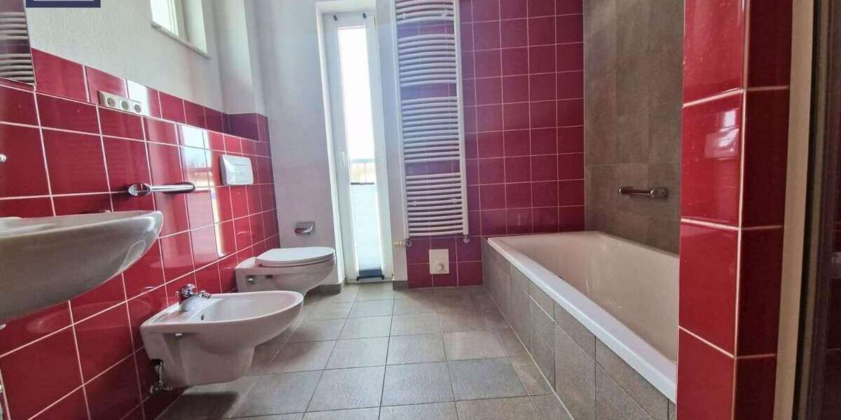 Firmenkomplex mit Garage und Einliegerwohnung 22 zimmer