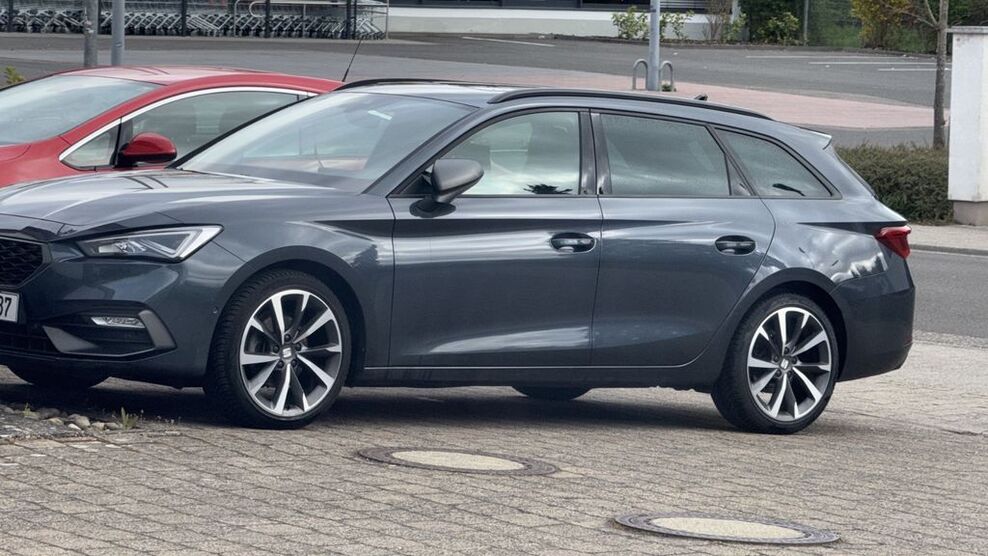 Seat Leon 82.000 km 20.100 € Neunkirchen 66539