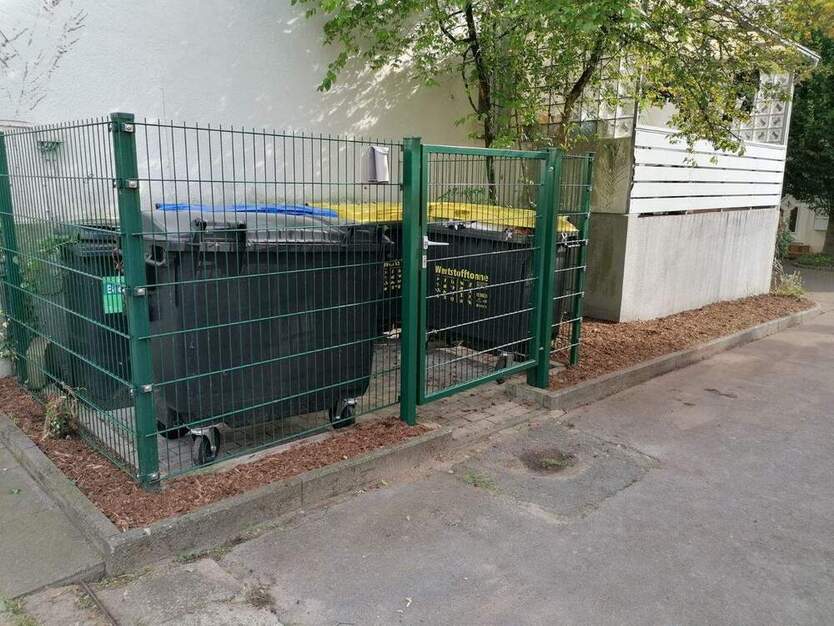 5-Zimmerwohnung, vermietet, renovierungsbedürftig 5 zimmer