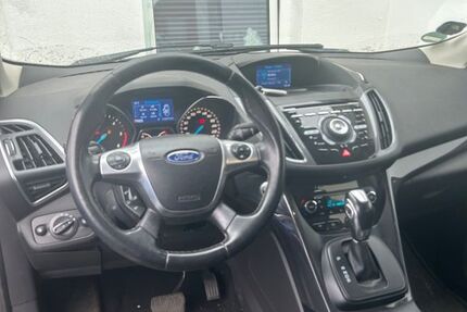 Ford Kuga 156.000 km 8.900 &euro; Elsdorf 50189
