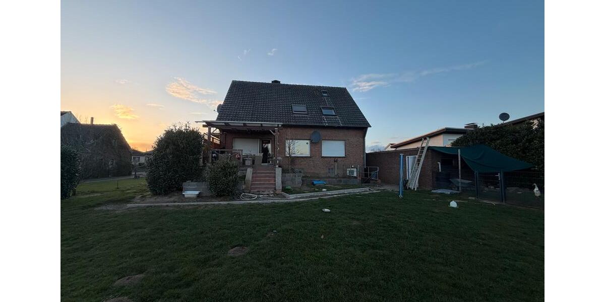 Einfamilienhaus Emmerich am Rhein - 8 Zimmer, 160 m&sup2;, 469.000&euro; | Angebot:26330093