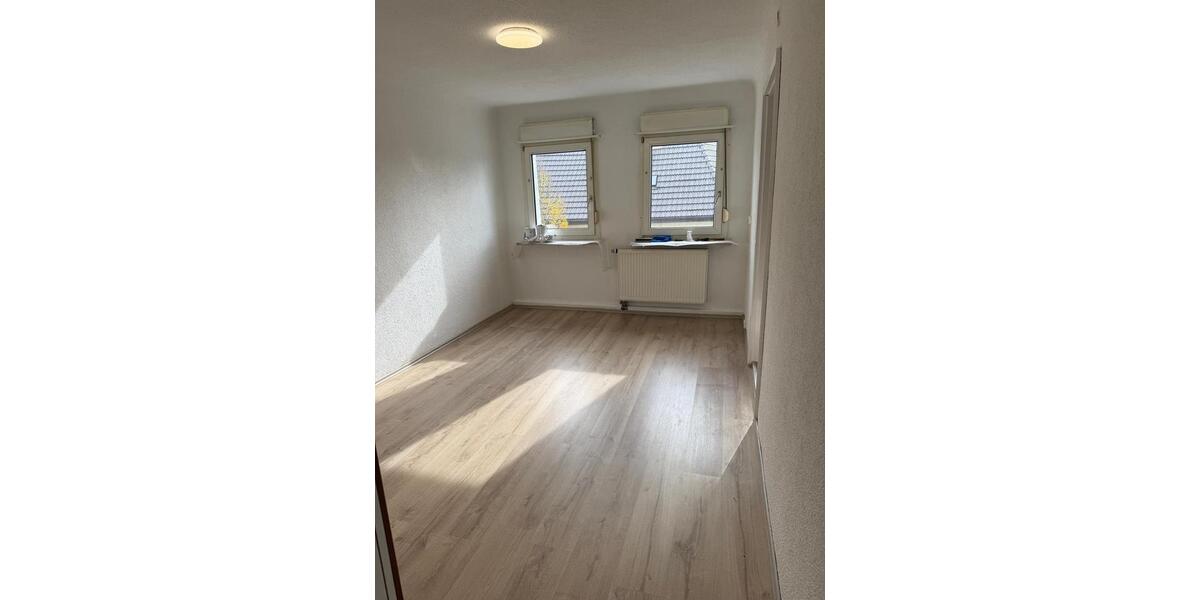 Dachgeschoßwohnung Rutesheim - 3 Zimmer, 65 m&sup2;, 1.150&euro; | Angebot:24842604