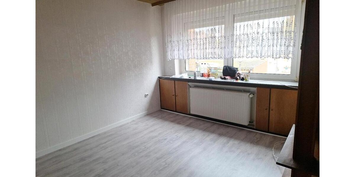 Etagenwohnung Uedem - 4 Zimmer, 100 m&sup2;, 1.180&euro; | Angebot:26382985