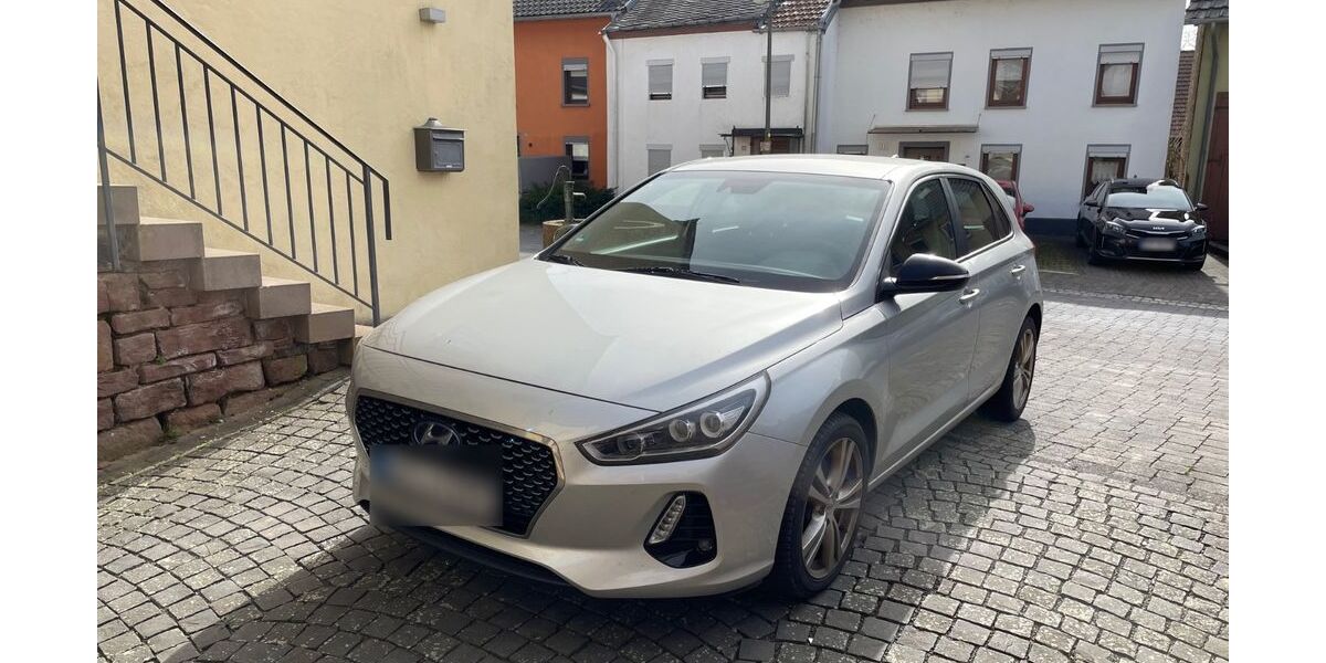 Hyundai i30 134.000 km 10.500 &euro; Preist 54664