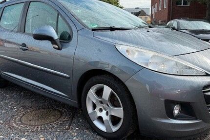 Peugeot 207 180.275 km 2.990 € Hamburg 22179