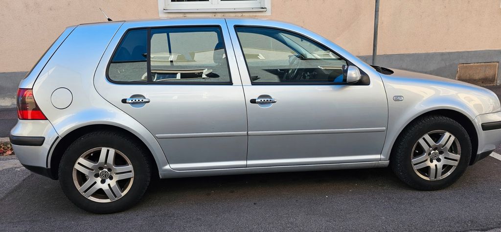 VW Golf 143.000 km 2.000 &euro; Schwandorf 92421
