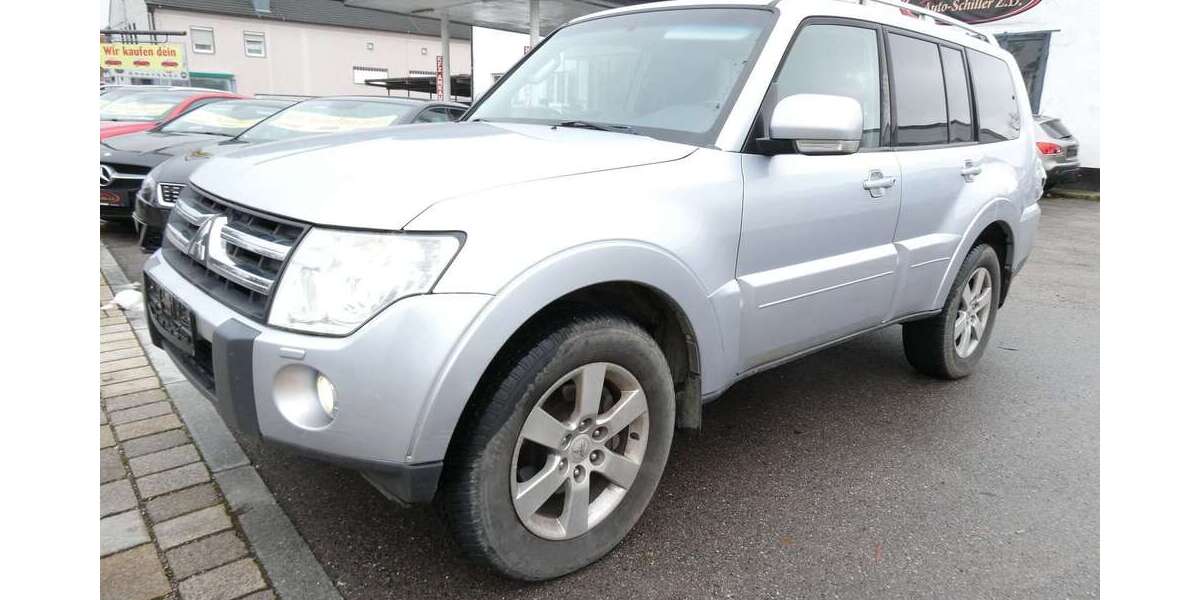 Mitsubishi Pajero 156.226 km 7.999 &euro; Manching 85077