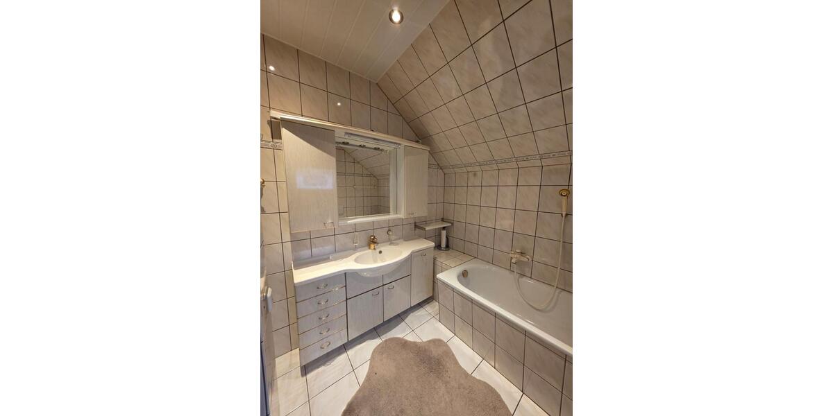 Reihenhaus Essen Stadtbezirk V - 3 Zimmer, 67 m&sup2;, 1.000&euro; | Angebot:25048637