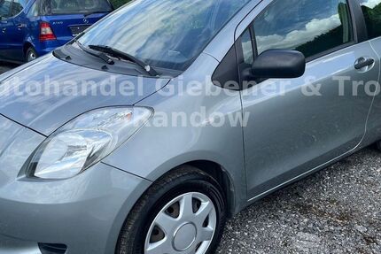 Toyota Yaris 243.000 km 1.990 &euro; Demmin 17109