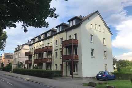 Tolle Single Wohnung - 2 Zimmer mit sep. Küche + Tageslichtbad! Parkplatz im Hof!