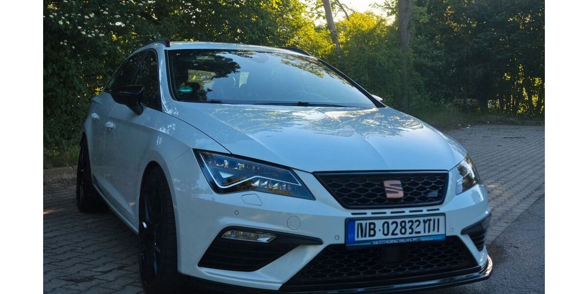 Seat Leon 78.000 km 22.800 &euro; Burghausen 84489