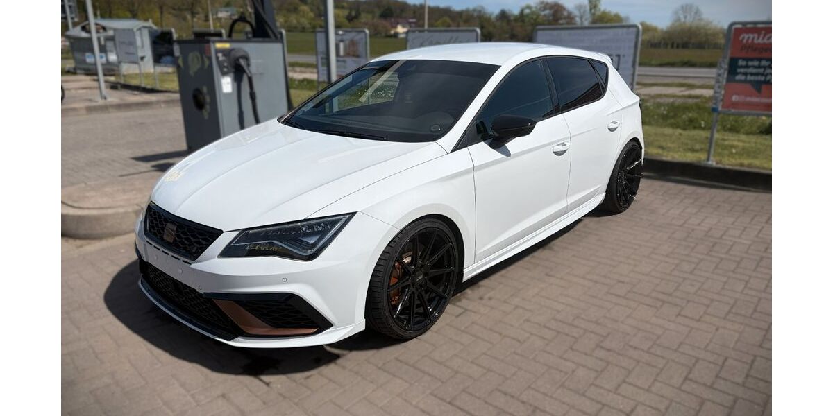 Seat Leon 89.000 km 21.500 &euro; Mönchpfiffel-Nikolausrieth 06556