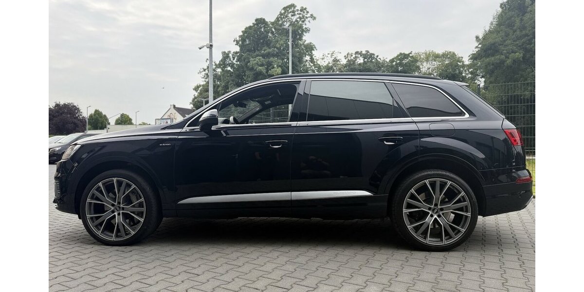 Audi Q7 3.0 TDI e-tron quattro / Panorama / Kamera 179.000 km 30.900 € Mönchengladbach 41066