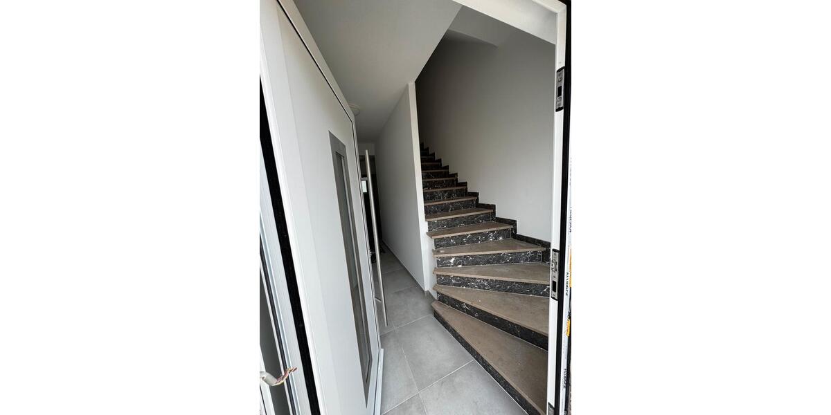 Erstbezug nach Sanierung: 3,5 Zi.-Wohnung 98qm im EG in Steinbach 3.5 zimmer