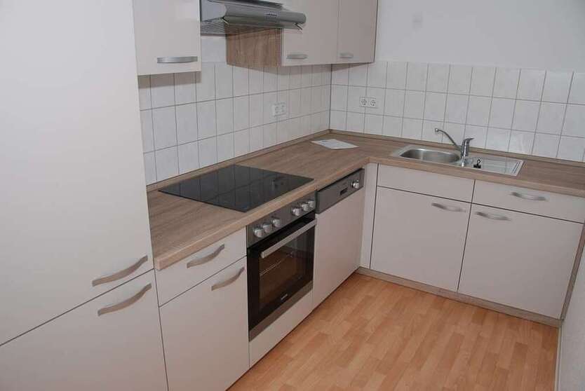 Wohnung zum Mieten in Chemnitz 357 € 60.91 m²