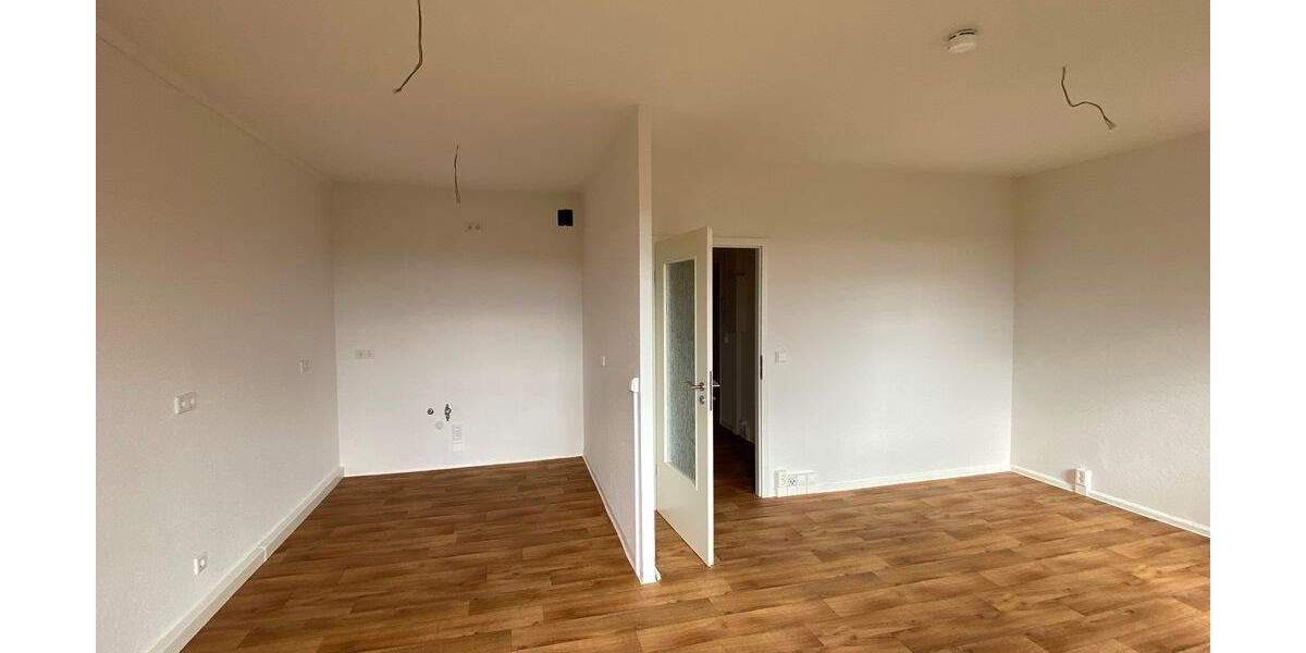 Etagenwohnung Suhl Neundorf - 4 Zimmer, 64 m&sup2;, 400&euro; | Angebot:25568404