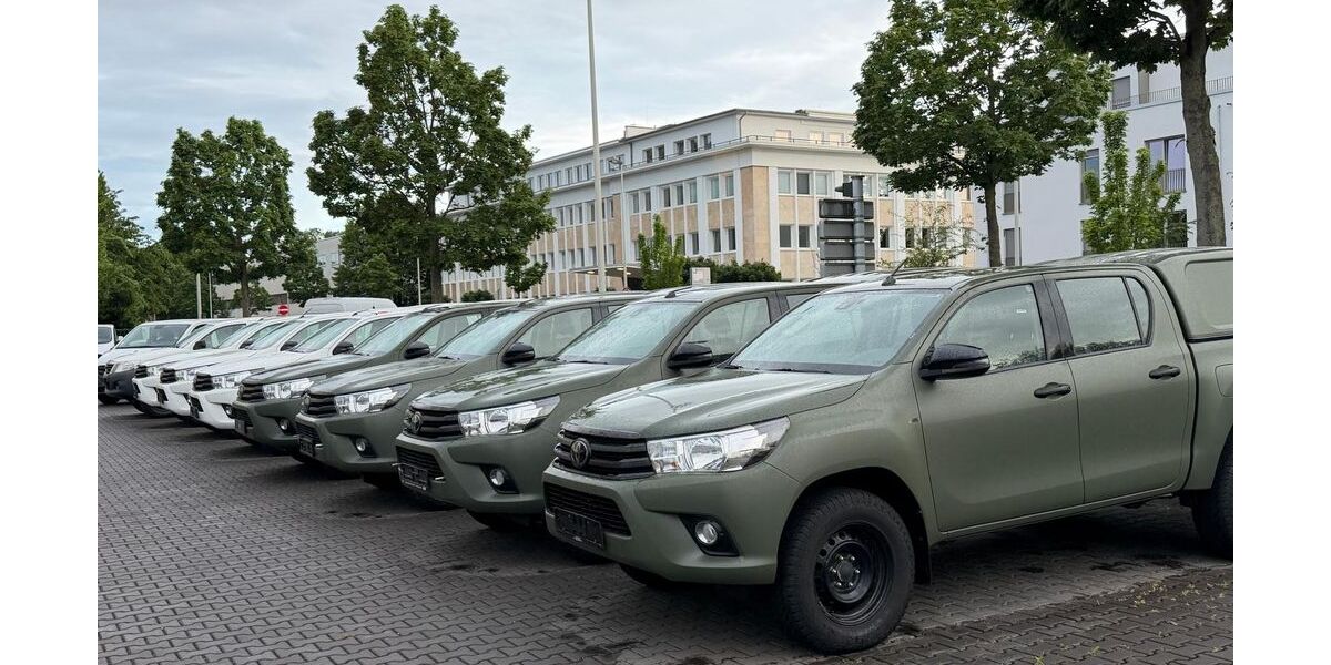 Toyota Hilux 76.500 km 37.950 &euro; Bonn 53177