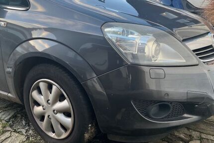 Opel Zafira 206.000 km 2.600 &euro; Aachen 52074