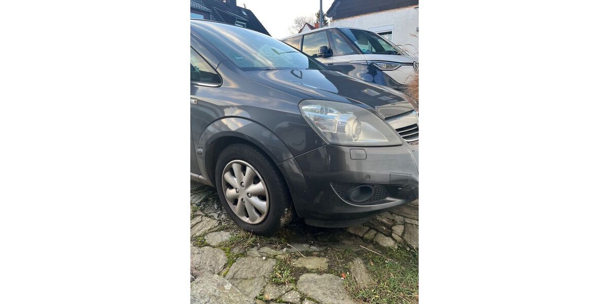 Opel Zafira 206.000 km 2.600 &euro; Aachen 52074