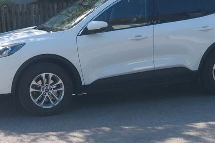 Ford Kuga 36.000 km 20.900 &euro; Fürstenfeldbruck 82256